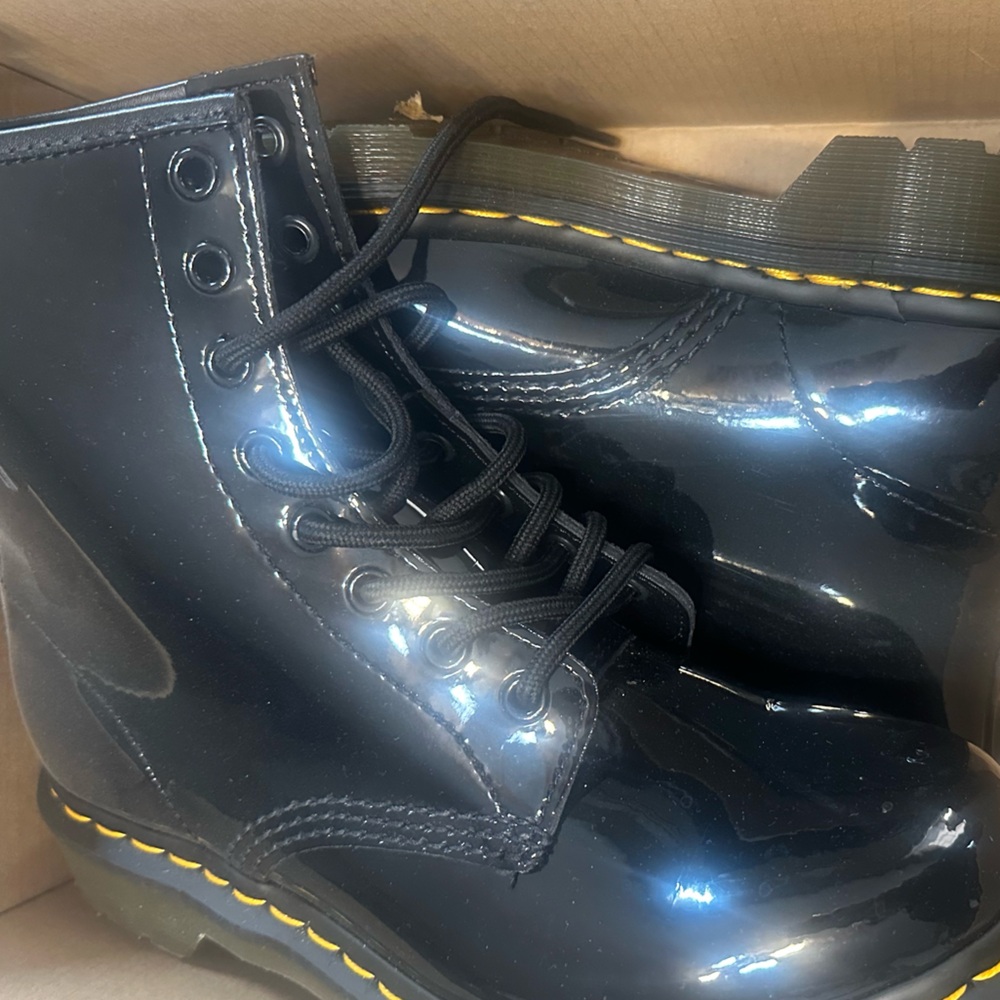 Dr. Martens patent black